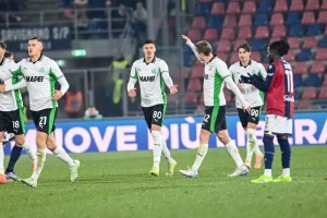 Bologna e Sassuolo si dividono la posta con un pareggio 1-1 nel derby emiliano.
