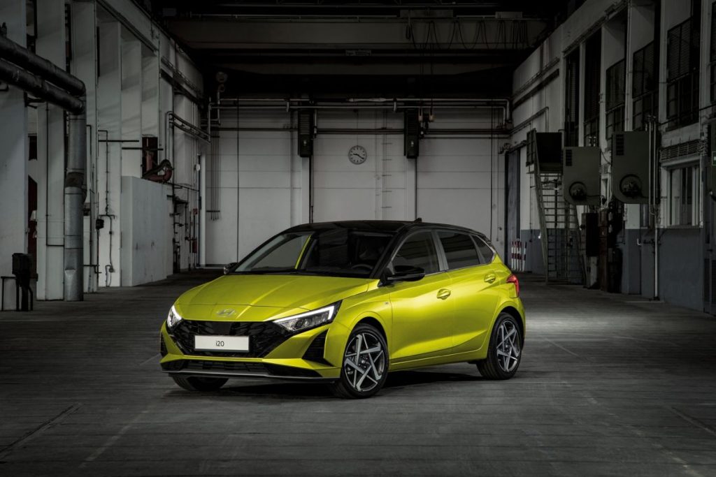Hyundai i20 2026: Evoluzione della compatta con nuove caratteristiche e design accattivante.