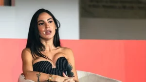 Giulia De Lellis lancia una stoccata a Signorini: parole che fanno discutere!