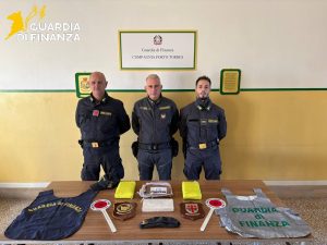 Arrestato a Porto Torres: trovato con 4 kg di cocaina nel bagaglio.