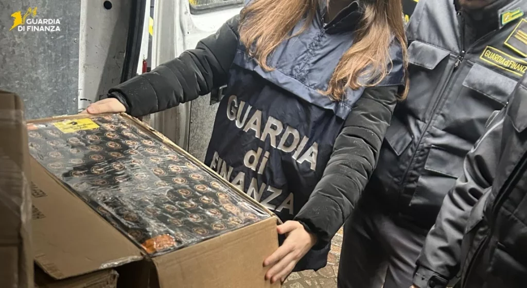 Milano: sequestrate 1,2 tonnellate di fuochi d’artificio illegali, colpo alla sicurezza pubblica.