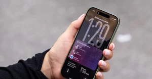 Oggi Apple ha rilasciato ufficialmente iOS 26.2 per iPhone 11 e modelli più recenti, introducendo...