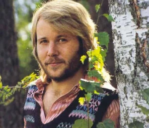 Il 16 dicembre 1946 a Vällingby, in Svezia, nasceva Göran Bror “Benny” Andersson, compositore...