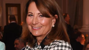 Collant decorati di Carole Middleton: la scelta invernale per un tocco di stile unico.