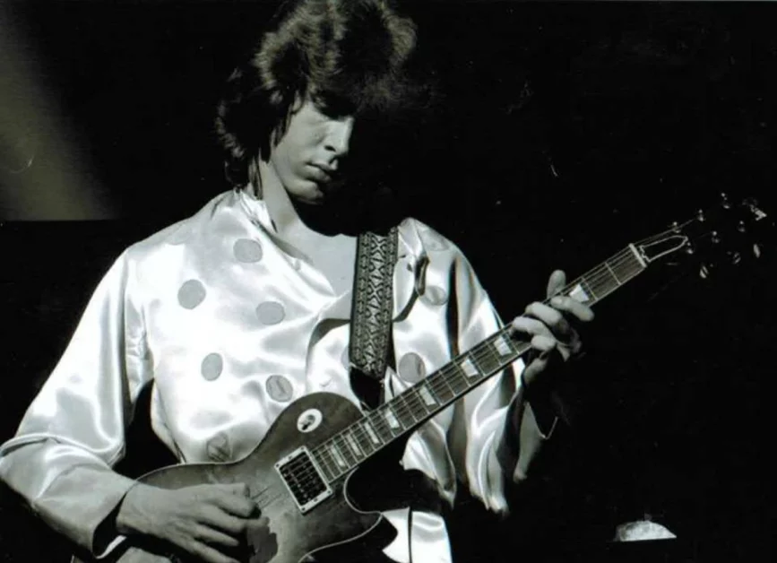 Il 12 dicembre segna un momento chiave nella vicenda dei Rolling Stones: l’uscita di Mick Taylor...