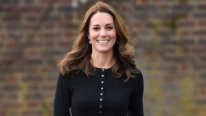 Outfit per il Giorno di Natale: Ispirazione dalla Principessa del Galles Quando si avvicina il...