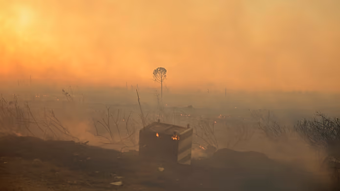 Cambiamenti climatici estremi in Europa: ondate di calore e inondazioni nel 2025.