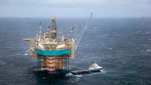 Norvegia sospende l’estrazione mineraria in acque profonde fino al 2029 per motivi contestati.