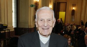 La Longevità Attraverso una Dieta Moderata: I Consigli di Silvio Garattini Mangiare Poco per Vivere...