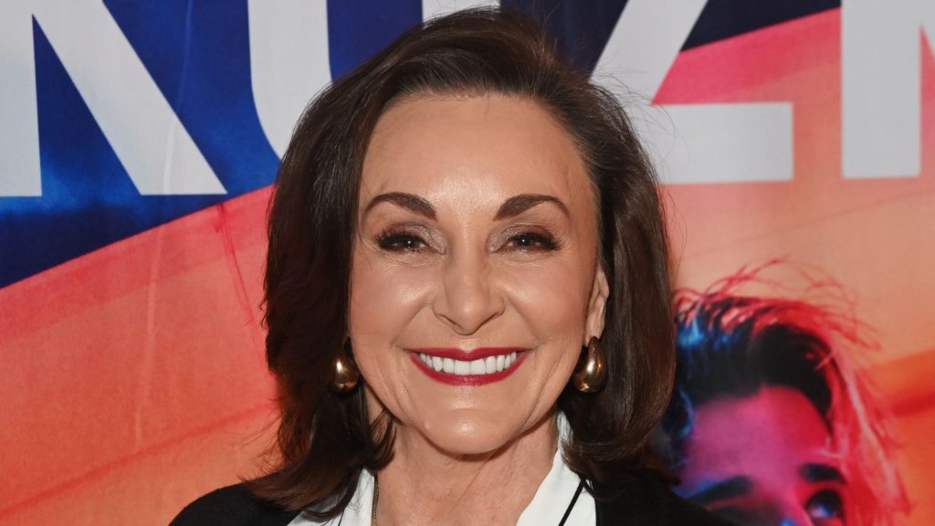 Shirley Ballas è una figura iconica del mondo della danza, spesso avvolta in sequins e glam...