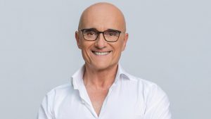 Alfonso Signorini si autosospende, Mediaset tutela la propria reputazione con un comunicato ufficiale