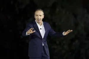 ROMA (ITALPRESS) – Roberto Benigni torna protagonista su Rai1 con un appassionante monologo di quasi...