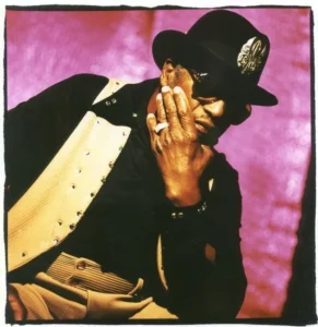 30 dicembre 1928: nasce Bo Diddley, pioniere del rock’n’roll e punto di riferimento di Elvis Presley,