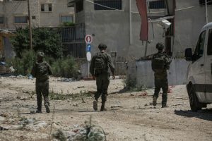 Dramma in Cisgiordania: due palestinesi uccisi dopo aver ferito soldati israeliani.