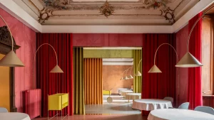 Moebius Sperimentale: Un'Esperienza Gastronomica Unica a Milano Situato in un'ex fabbrica tessile a...