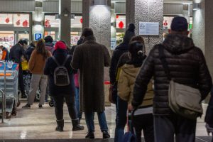 Capodanno: spesa media famiglie 127 euro, consumi superano 3,3 miliardi euro