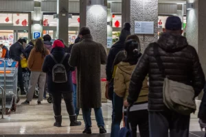 Capodanno: spesa media famiglie 127 euro, consumi superano 3,3 miliardi euro