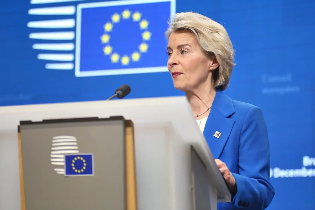 Ue accorda prestito da 90 miliardi all’Ucraina, escludendo l’uso degli asset russi.