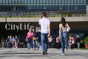 Ceto medio in crisi: famiglie perdono l’8,5% di ricchezza in 15 anni