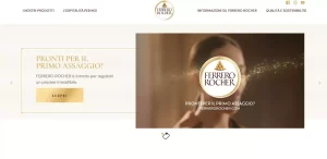 Ferrero Rocher accende il Natale con un albero luminoso in Piazza San Carlo a Milano.