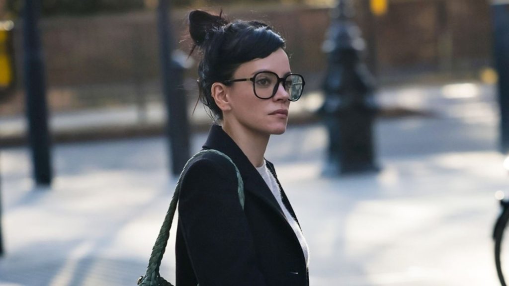 Scopri la borsa di Lily Allen: stile da mille, prezzo sorprendente di solo £129!