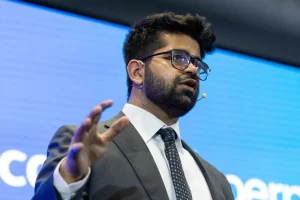 Chicago Tribune fa causa a Perplexity: tensione tra media e intelligenza artificiale.