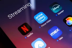 Il Timore di un'Acquisizione Epocale Solo un giorno fa, Netflix ha annunciato un accordo da 82,7...