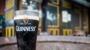 La Riscoperta del Guinness nel Regno Unito Che tu sia un appassionato di stout o preferisca una...