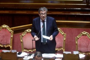 Manovra: saltano 5 misure, Governo pone fiducia al maxiemendamento in Senato