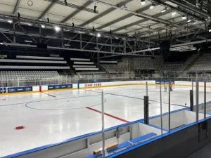 Milano-Cortina 2026: svelata la nuova pista di hockey su ghiaccio in Fiera, investiti 25 milioni.