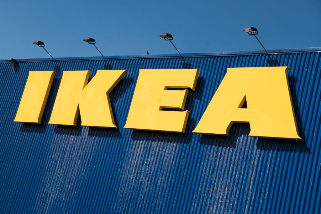 Sciopero Ikea il 5 dicembre: lavoratori del Lazio in protesta a Milano.