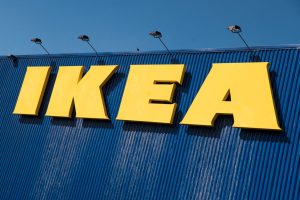 Sciopero Ikea il 5 dicembre: lavoratori del Lazio in protesta a Milano.