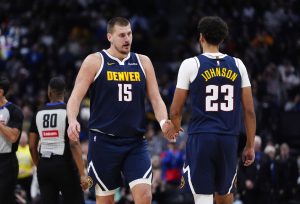 Nikola Jokic Brilla: Denver Batte Houston in Overtime Il 15 dicembre 2025, presso il Ball Arena di...