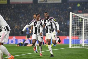 Juventus conquista Pisa 2-0, raggiungendo la terza vittoria consecutiva.