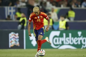 La Spagna conquista il primo posto FIFA nel 2025, l’Italia si piazza 12esima.