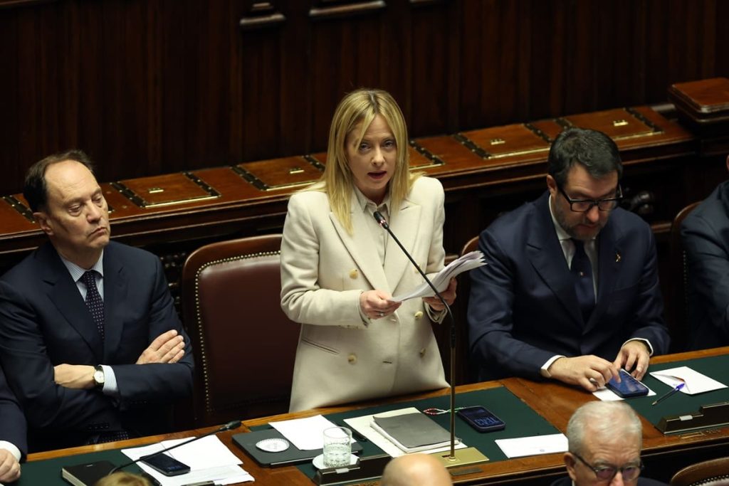 Meloni: “Sosteniamo l’Ucraina, ma niente truppe sul campo” – Guarda il video!