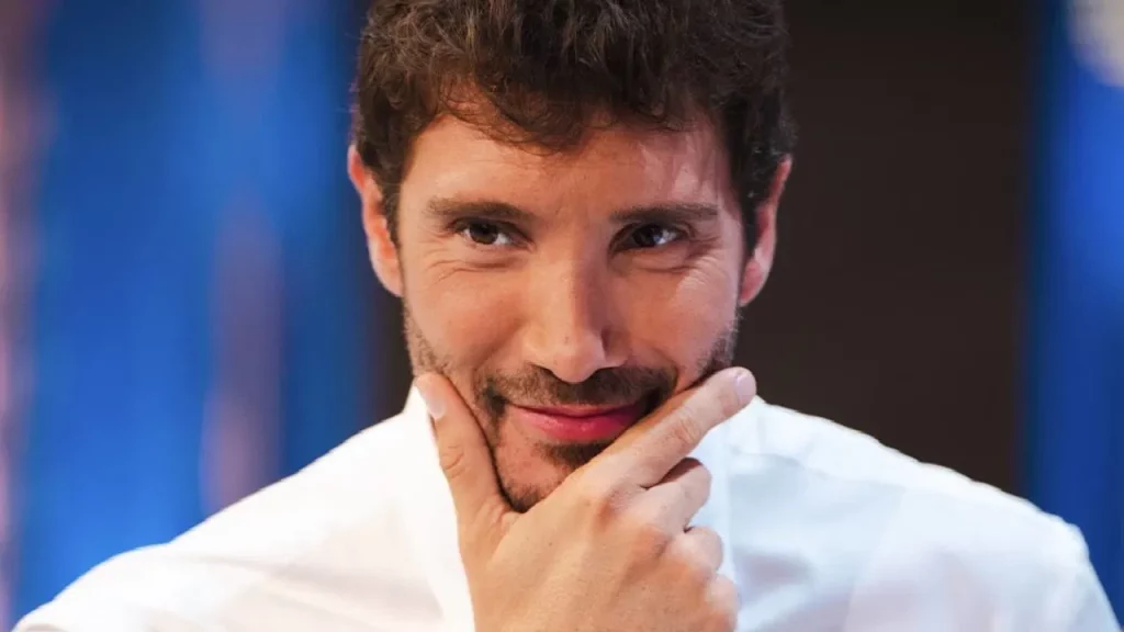 La recente turbolenta vicenda che ha coinvolto Caroline Tronelli e Stefano De Martino ha attirato...