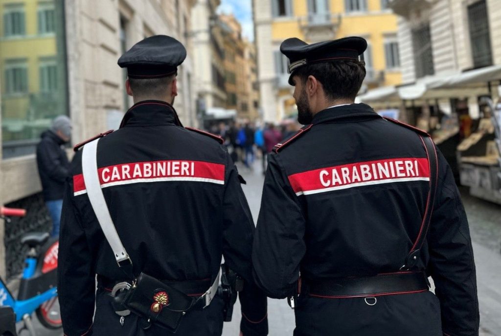 Carabinieri a Roma: sei borseggiatori arrestati in un’operazione contro il crimine.