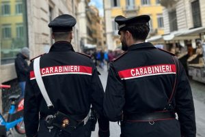 Carabinieri a Roma: sei borseggiatori arrestati in un’operazione contro il crimine.