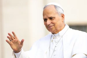 Papa Leone XIV ha effettuato una visita inattesa di circa 20 minuti presso Palazzo della Minerva...