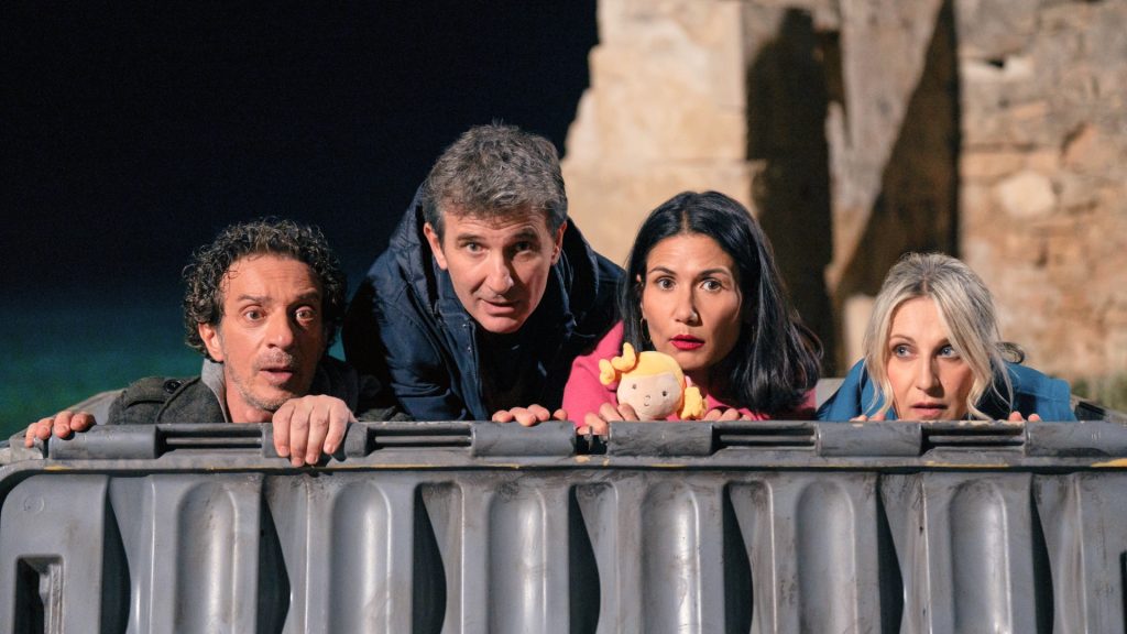 Scopri il nuovo successo natalizio su Netflix: "Sicilia Express", una miniserie comica ed...