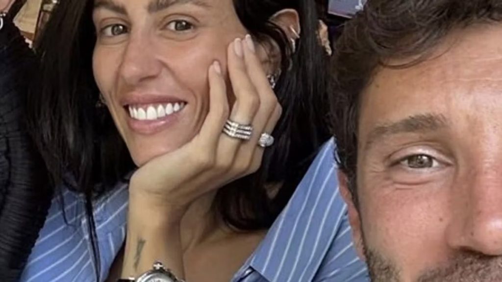 Stefano De Martino riavvicinato a Gilda Ambrosio: nuove indiscrezioni alimentano i rumors.