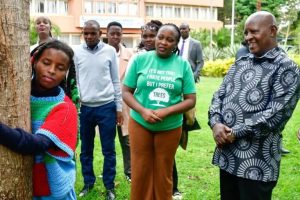 Il Record Mondiale di Truphena Muthoni: Un Abbraccio di 72 Ore Truphena Muthoni, una giovane donna...