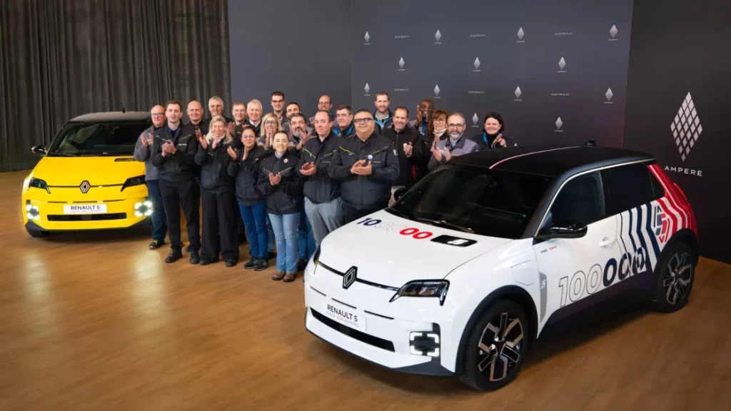 Renault: 100.000 auto prodotte a Douai, inclusi 5.000 modelli E-Tech Electric.