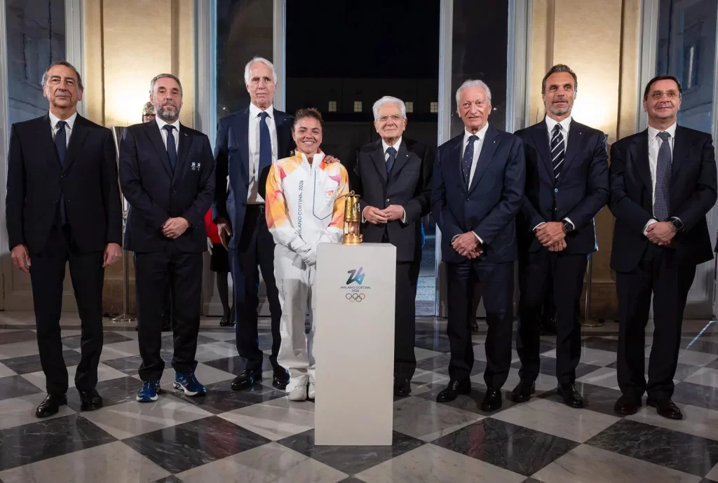 Fiamma olimpica Milano-Cortina 2026 arriva a Fiumicino, Mattarella riceve la consegna al Quirinale.