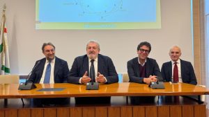 Capodanno in Puglia: Emiliano promette supporto ai comuni per festeggiamenti straordinari.