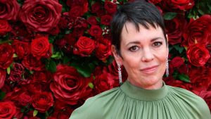 Scopri il Cardigan Verde di Olivia Colman Uno dei capi must-have di quest'inverno è il cardigan, e...