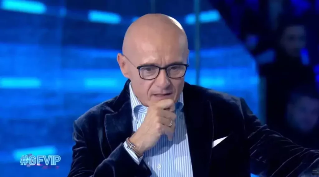 Mediaset dopo il video di Corona: scenari e conseguenze in vista