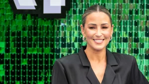 Accessori Invernali: La Nuova Tendenza del Cappuccio Lavorato a Maglia L'inverno è arrivato e con...