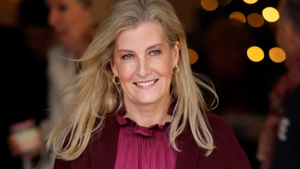 La Duchessa Sophie: icona di stile reale dimostrata da un elegante outfit invernale